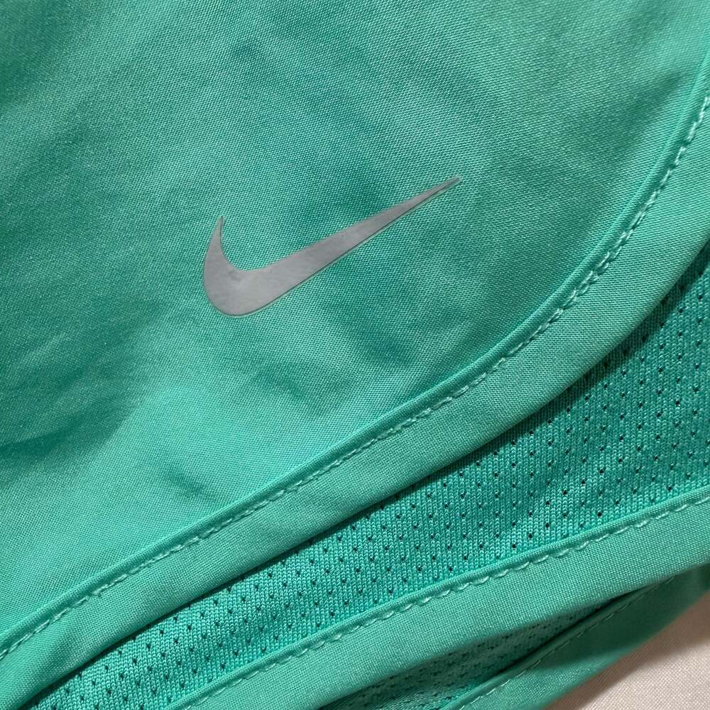 Nike Women's Dri-Fit Tempo Running Shorts Green - Picture 2 of 7
